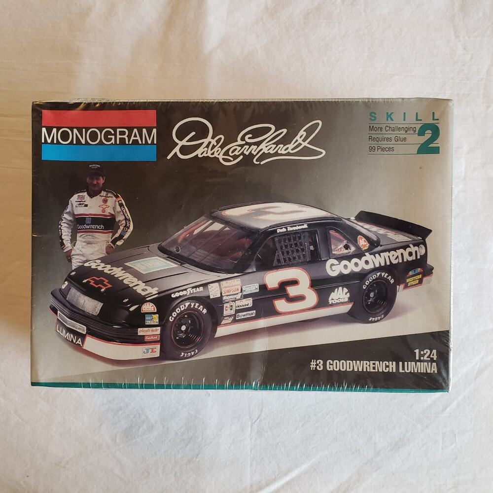 Monogram 1:24 Scale Model Dale Earnhardt Goodwrench Lumina 1992 New/Sealed Box